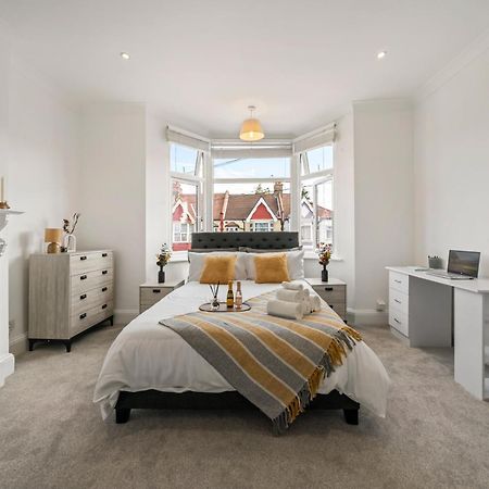 2025 Award Winning - 2 Bedroom Luxury Apartment Next To Wembley Stadium London Bagian luar foto
