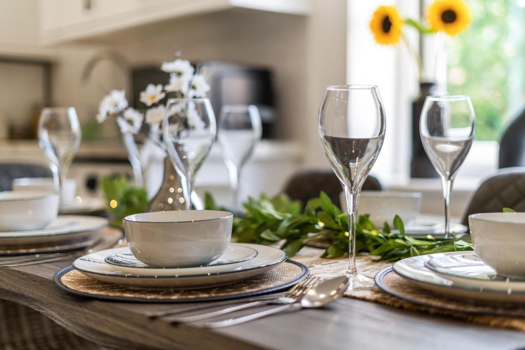 2025 Award Winning - 2 Bedroom Luxury Apartment Next To Wembley Stadium London Bagian luar foto